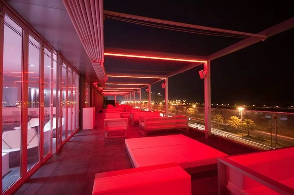 Hues Boutique Hotel Dubai 4*,