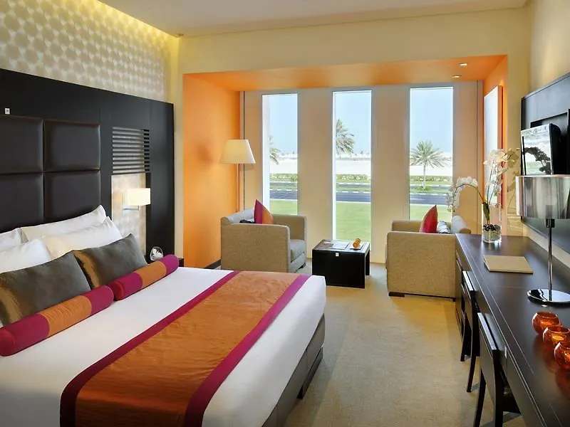 Hues Boutique Hotel Dubai 4*,