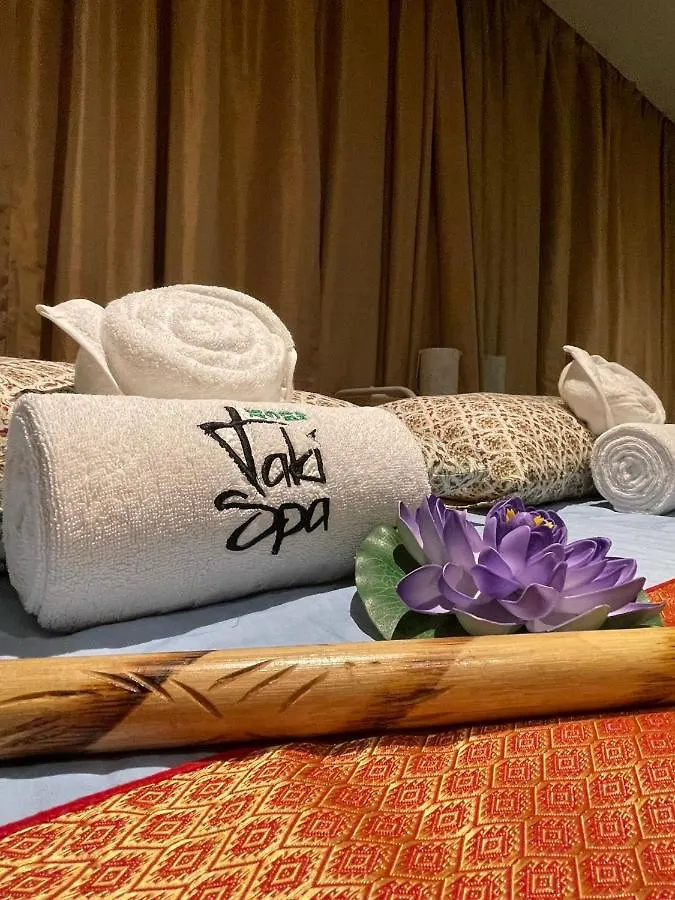 Hues Boutique Hotel Dubai 4*,